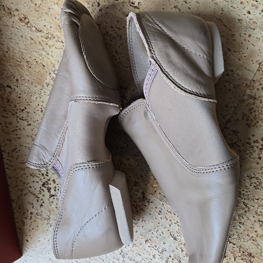 Capezio Jazz Dance Shoes 7W - Picture 8 of 9